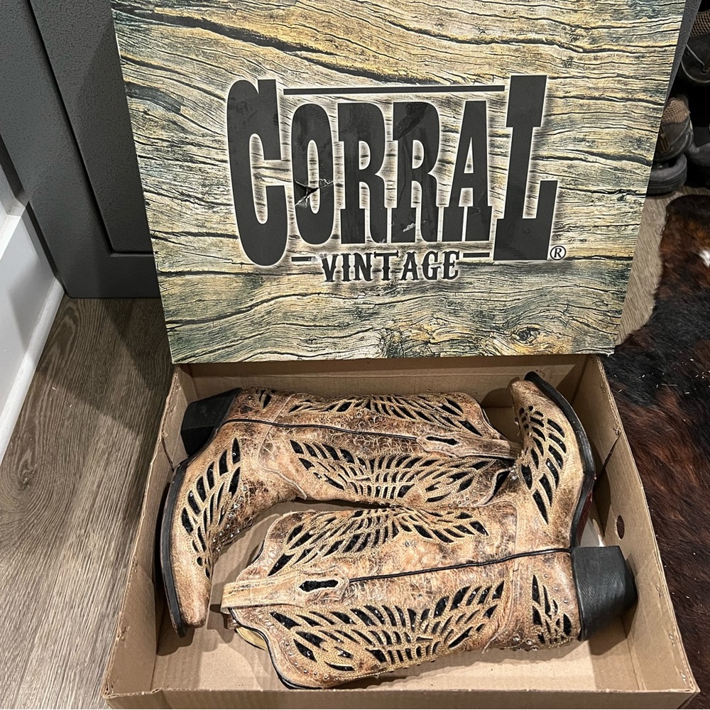 Corral Vintage Boots- Sz 7.5